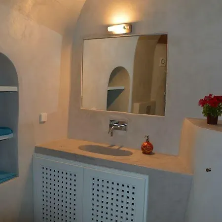 Villa Old Winery Pyrgos Kallistis